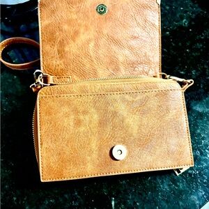 Elegant Tan Leather Women's Bag